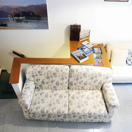 Apartment Via De Vit Stresa